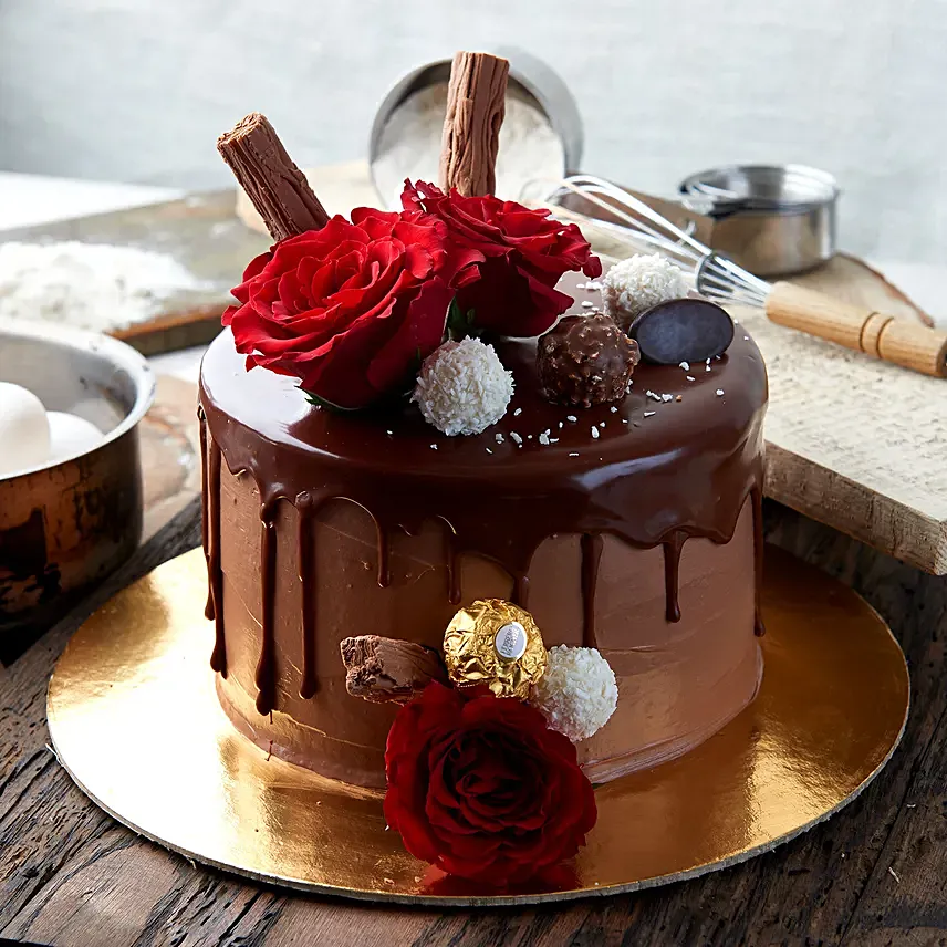 Ferrero Rocher Cake: Valentines Day Gifts to Bahrain
