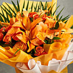 صندوق من الورود الوردي و الشوكولاتة