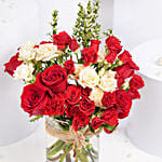 ورود حمراء و خوخية في فازة