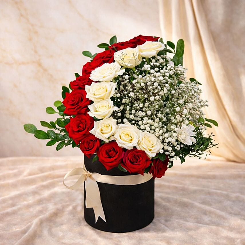 Red and White Roses with Babys Breath Luxury Box: Mothers Day Gifts in Egypt