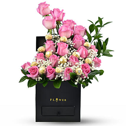 Affairs Of Hearts Arrangement: Send Flowers to Egypt
