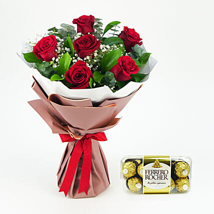 Ferrero Rocher N 6 Red Roses Bouquet: 