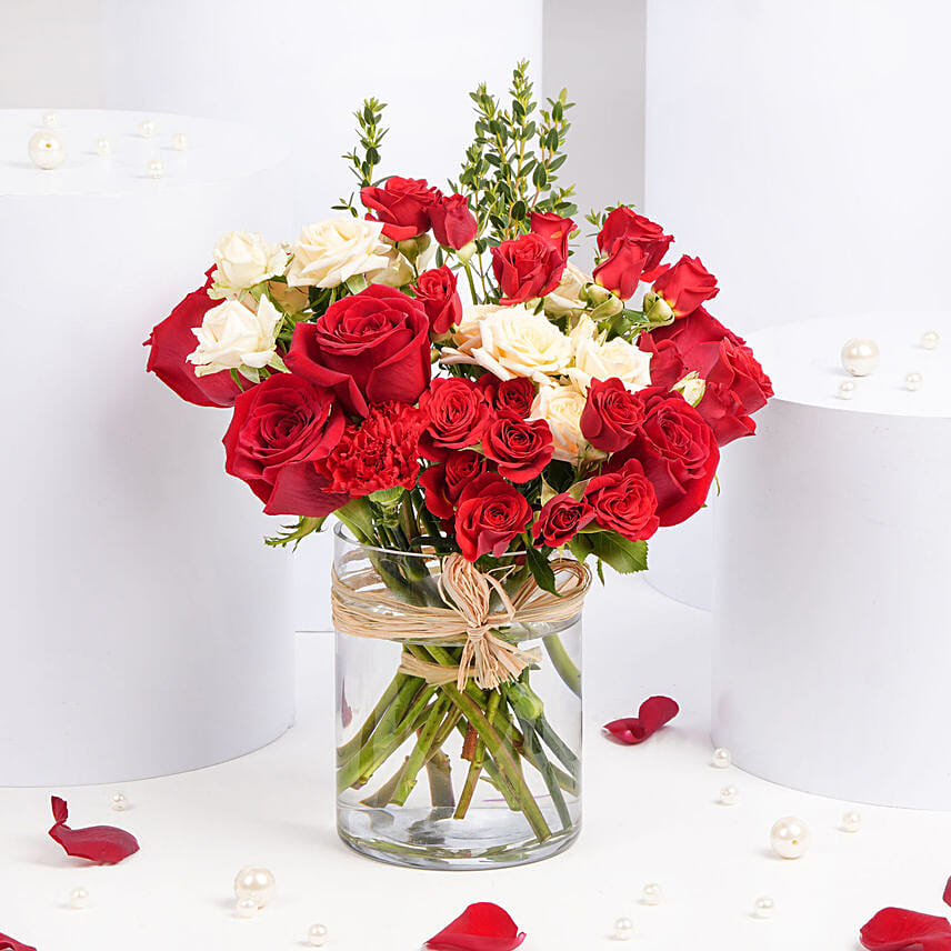 Red and Peach Roses in a Vase: Send Gifts to Amman