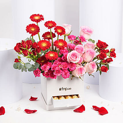Colors of Love Flower Box with Chocolates: توصيل هدايا الأردن
