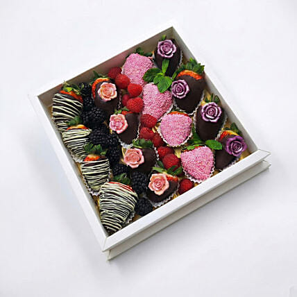 Chocolate Covered Strawberries Gift Box: Send Gifts to Amman