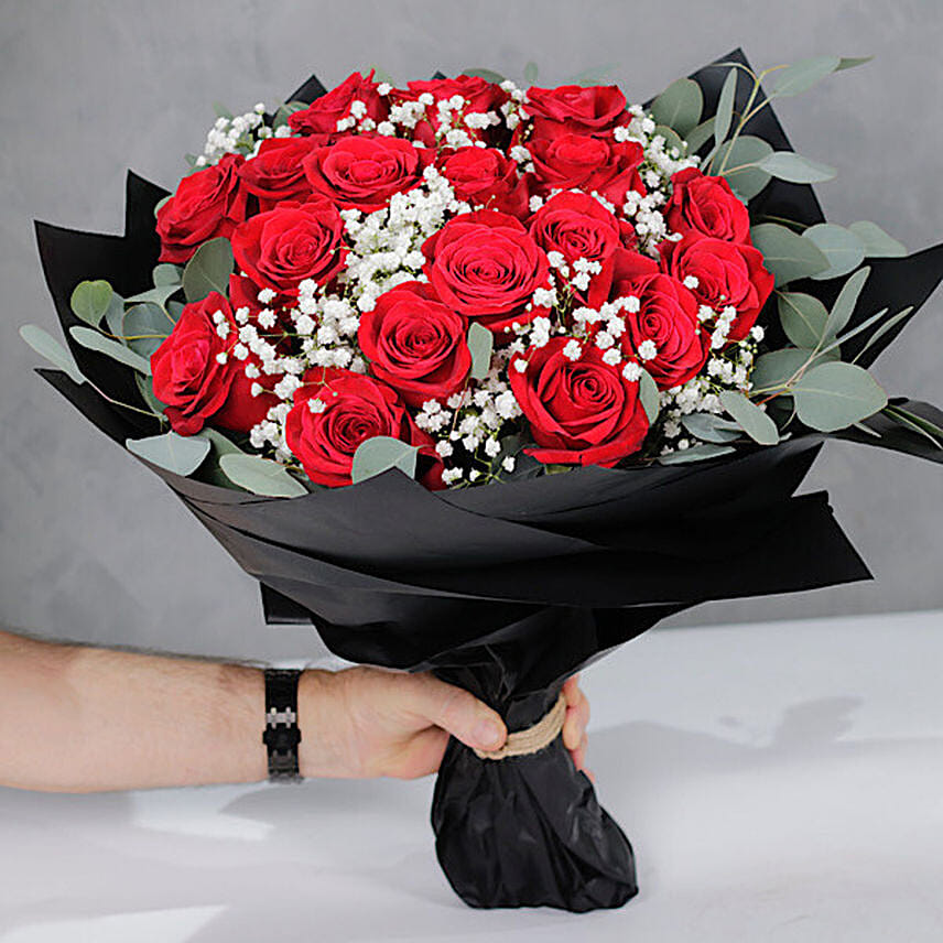 Red roses bouquet: Send Gifts to Kuwait