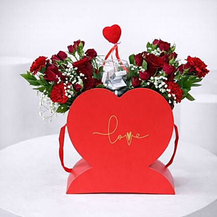 Heartfelt Love Red Roses Floral Arrangement: 
