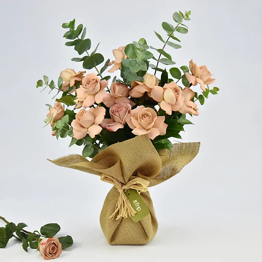 12 Cappuccino Rose Bouquet: Romantic Flowers 