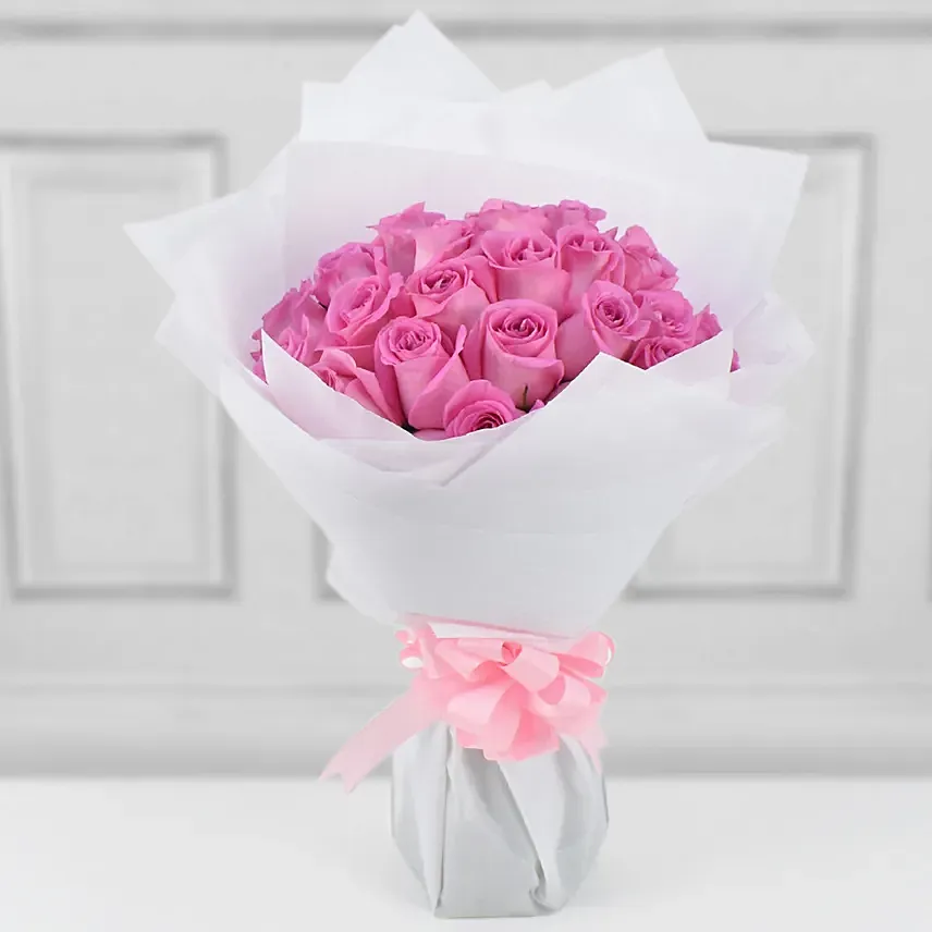 35 Light Pink Roses Bouquet: New Born Flowers