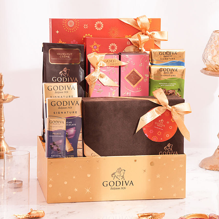 Order Diwali Sparkle Hamper Large Online | Same-Day Delivery UAE - Fnp.ae