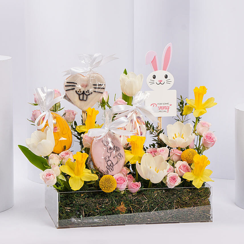Easter Cookies And Daffodils Tray: Easter Flowers 