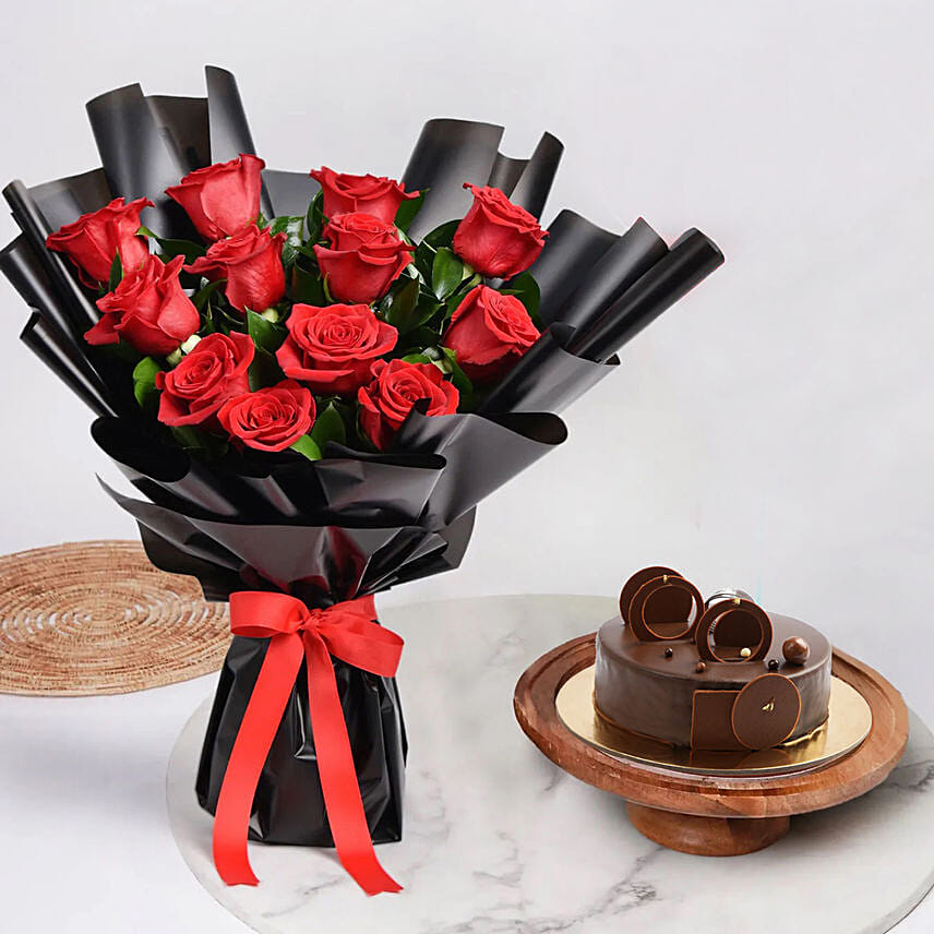 Elegant Rose Bouquet With Chocolate Fudge Cake: Flowers & Cakes