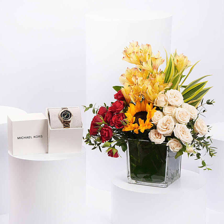 مزهرية ورد مع ساعة يد نسائية مايكل كورس لورين: هدايا ساعات يد 