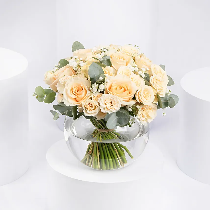 Peach Roses Table Centerpiece Flowers: Rose Day Gifts
