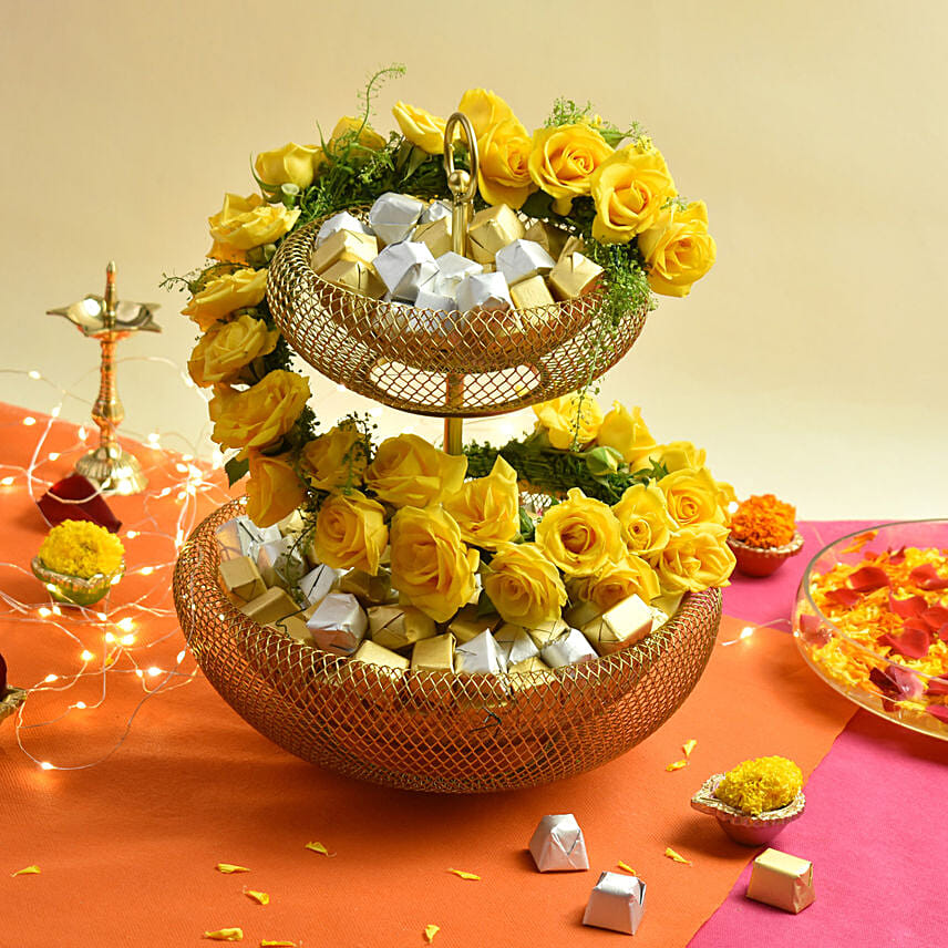 Order Roses and Chocolates Arrangement Combo Online | Same-Day Delivery ...