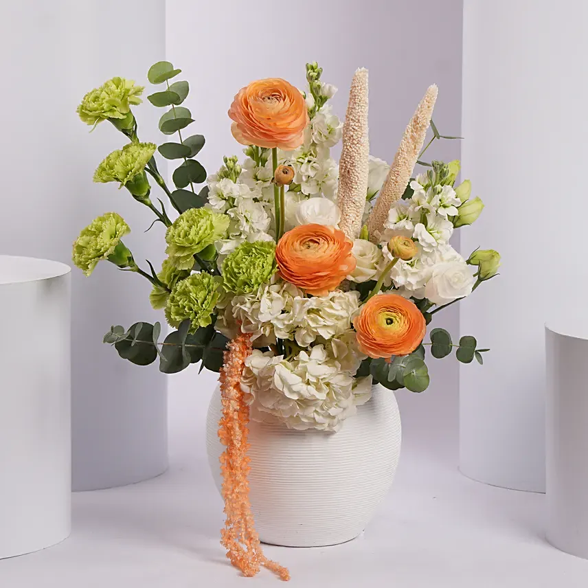 فازة ورد وهج الفخامة: باقات ورد جديدة