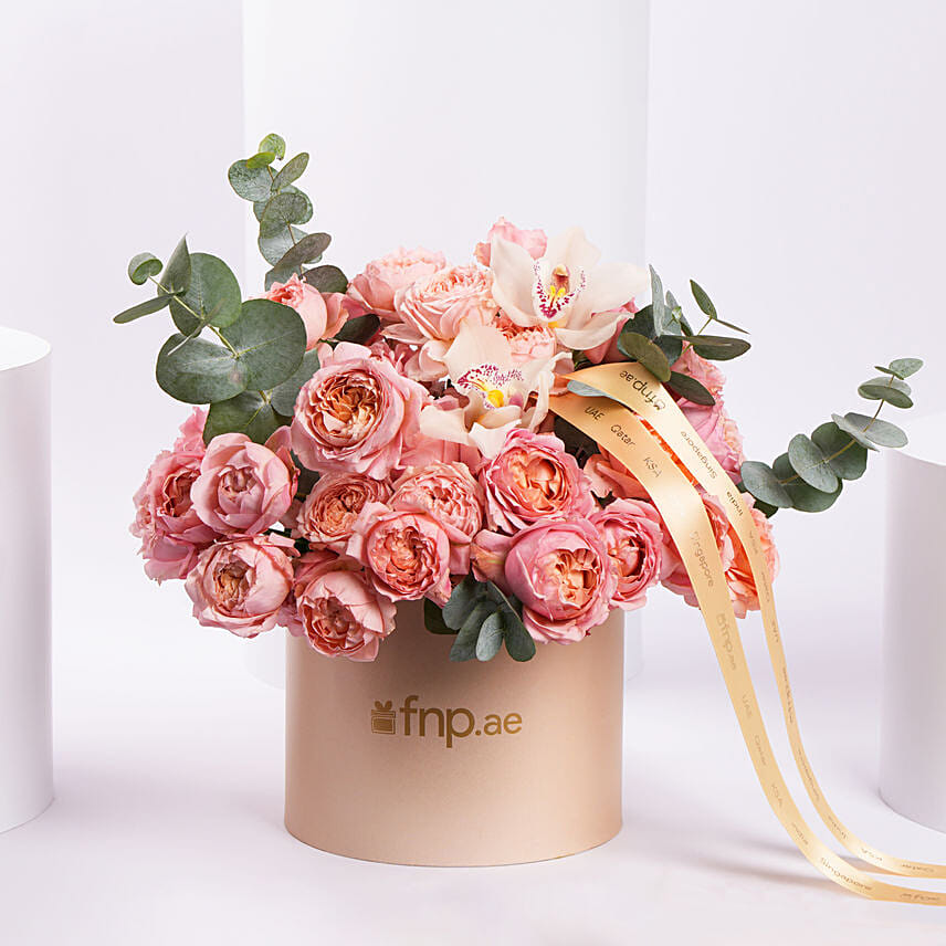 Elegant Peach Rose Bloom Box: Premium Flowers