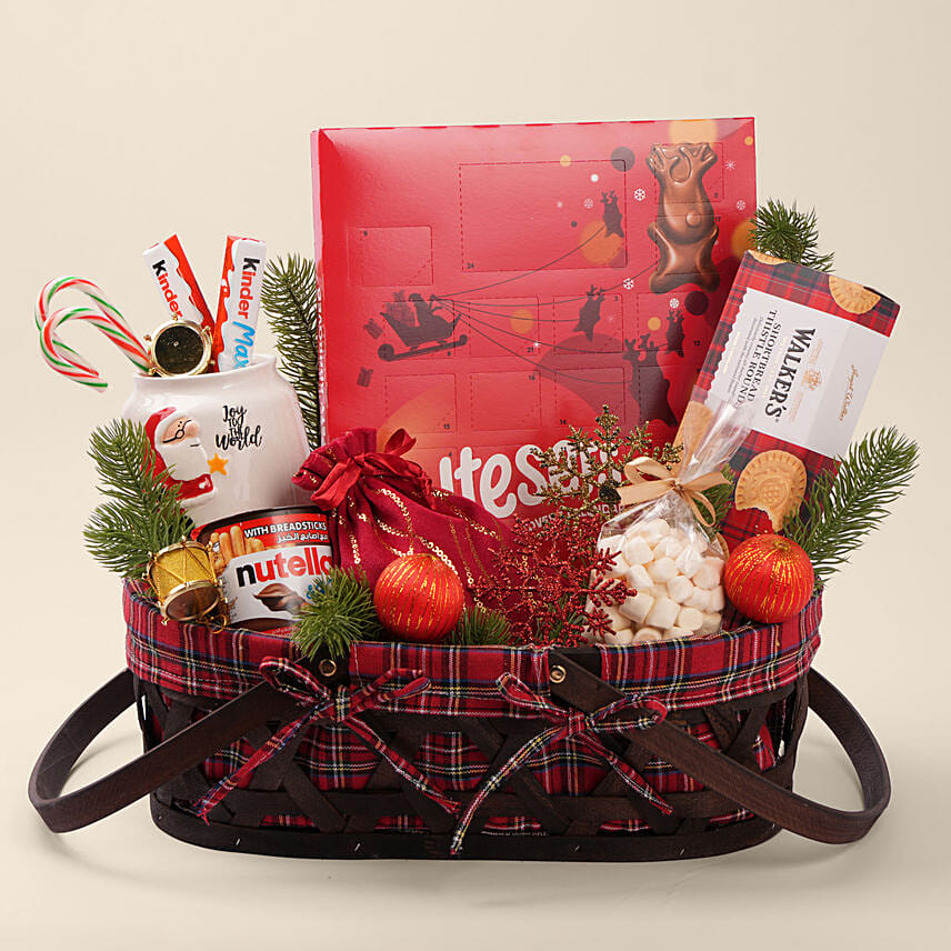 Red Plaid Christmas Magic Hamper: تنسيق هدايا الكريسماس