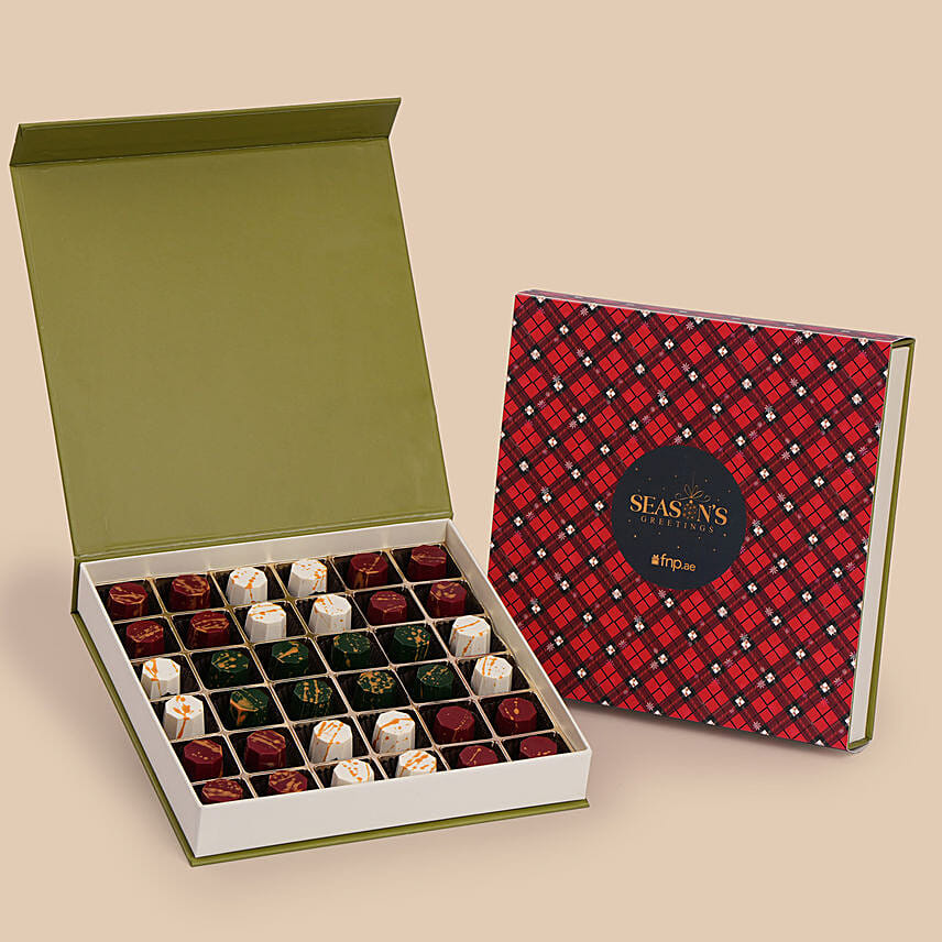 Christmas Assorted Chocolate Box: هدايا سانتا