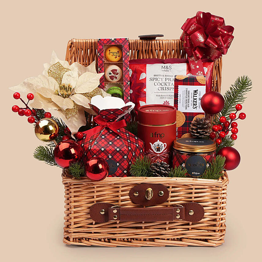 Crimson Festive Elegance Hamper: هدايا كريسماس اونلاين 