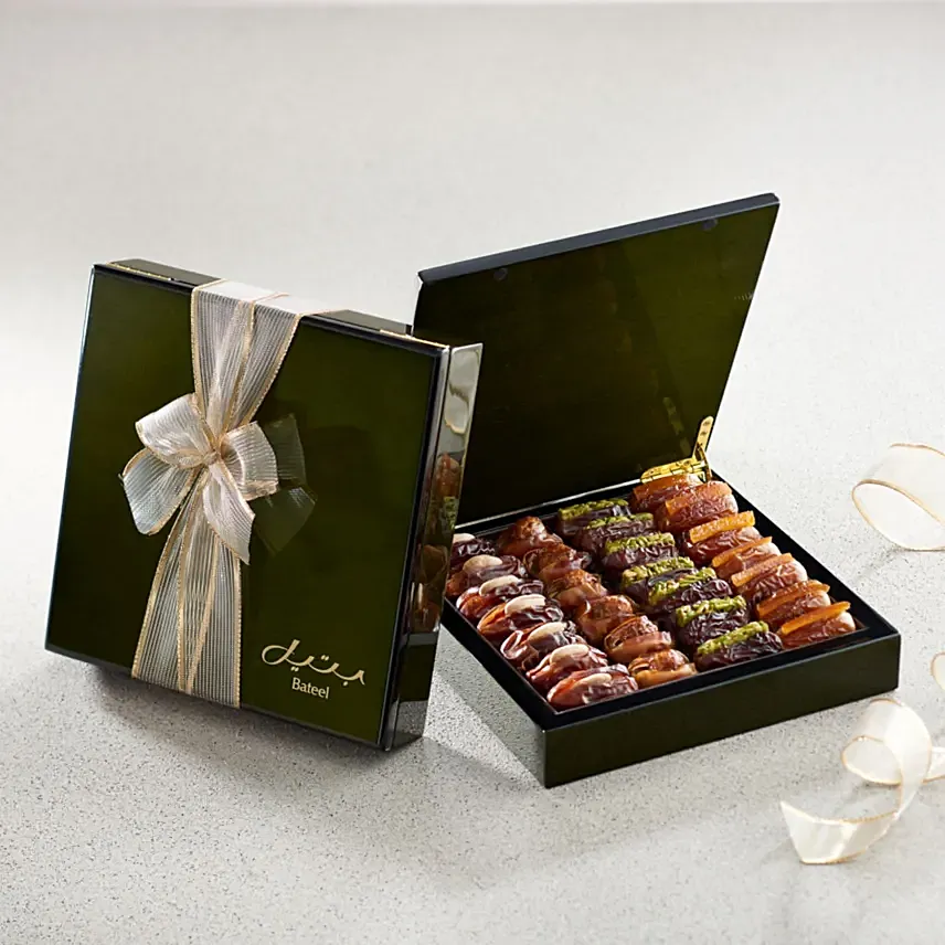 Bateel Green Wood Filled Dates: 