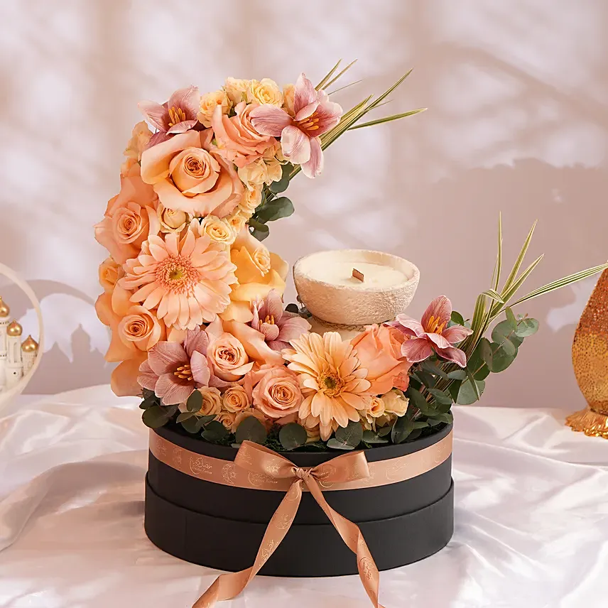 Ramadan Crescent Glow Gift Box: 
