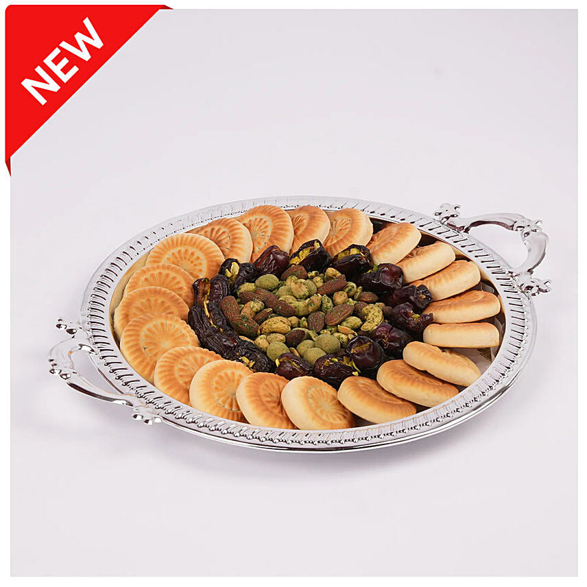 Assorted Dry Fruits Tray: تمور الإمارات