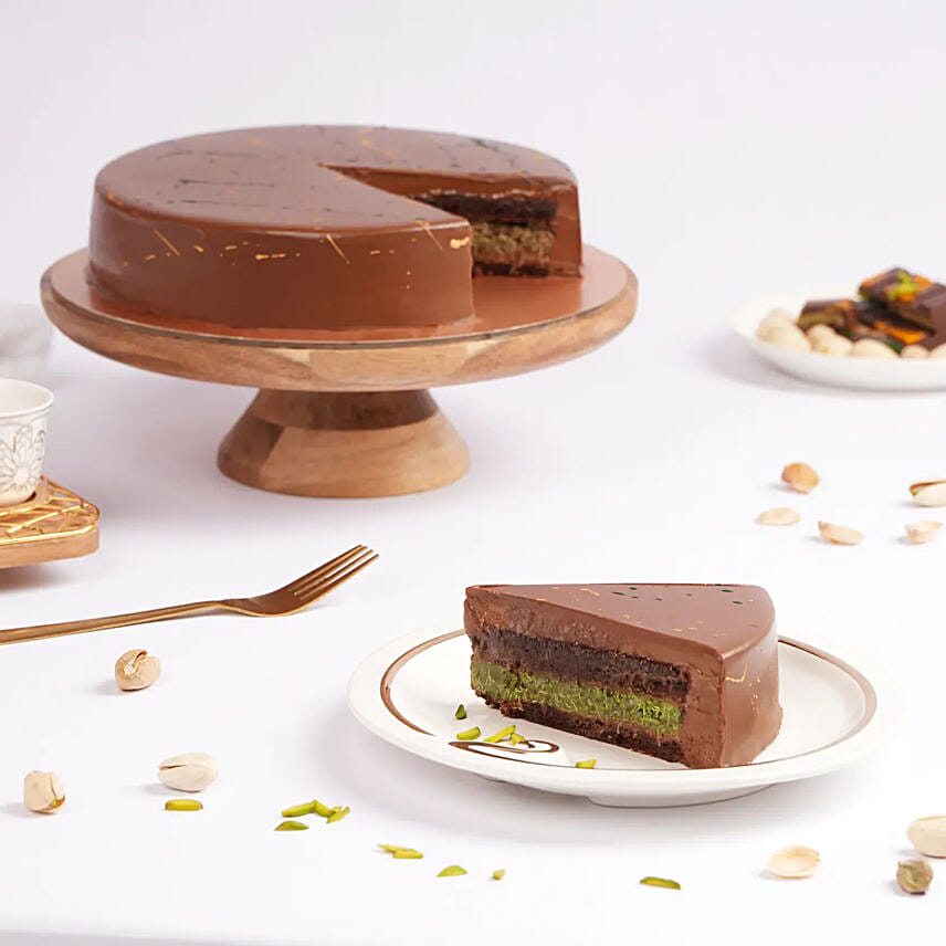 Dubai Chocolate Cake: Birthday Cakes