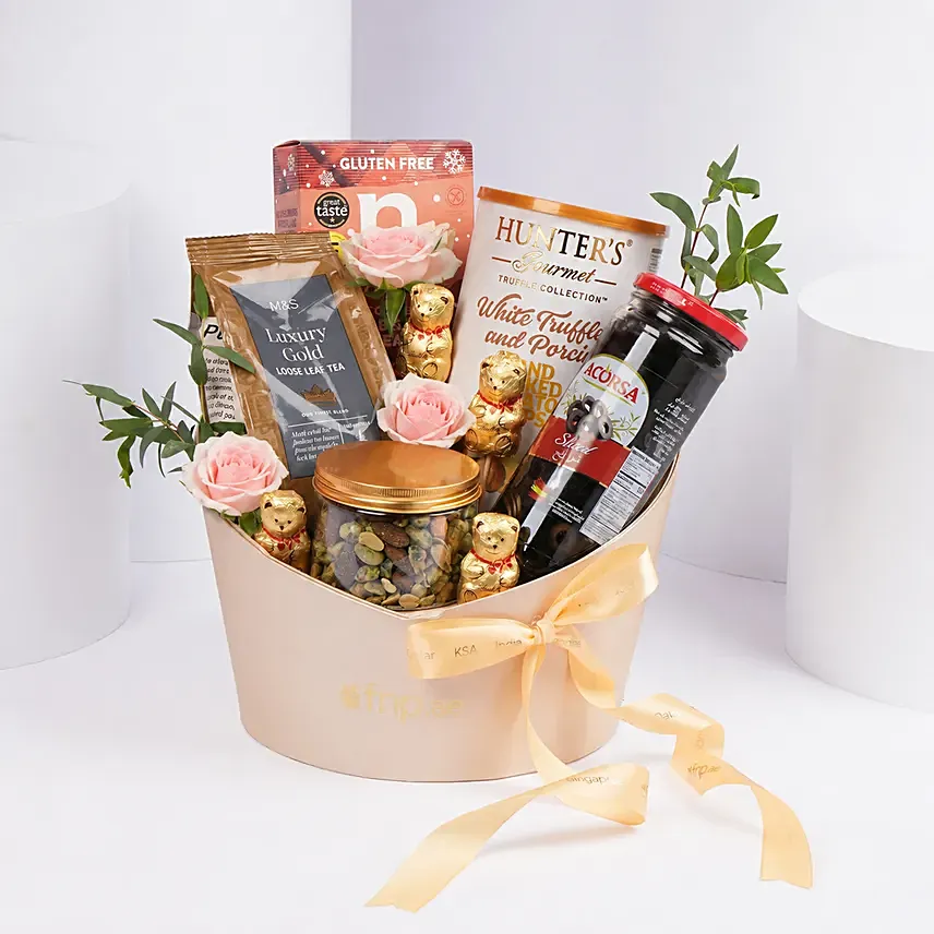 Gourmet Indulgence Gift Hamper: Food Gifts 