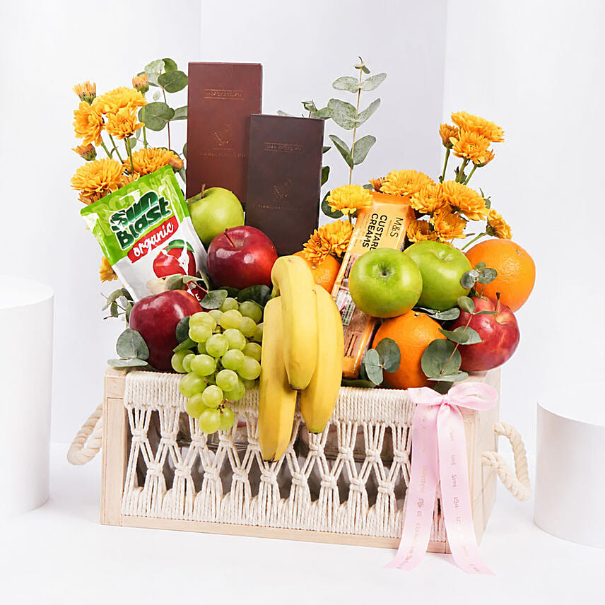 Sweetness Basket with Fruits: 