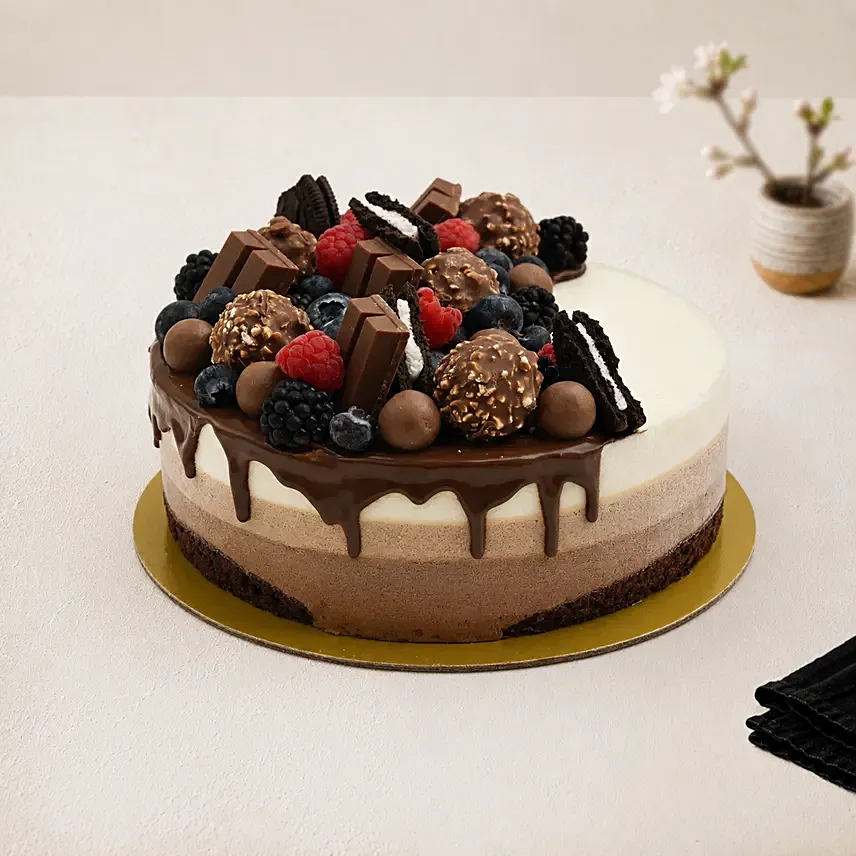Chocolate Feast Cake: Cake Delivery in Al Ain
