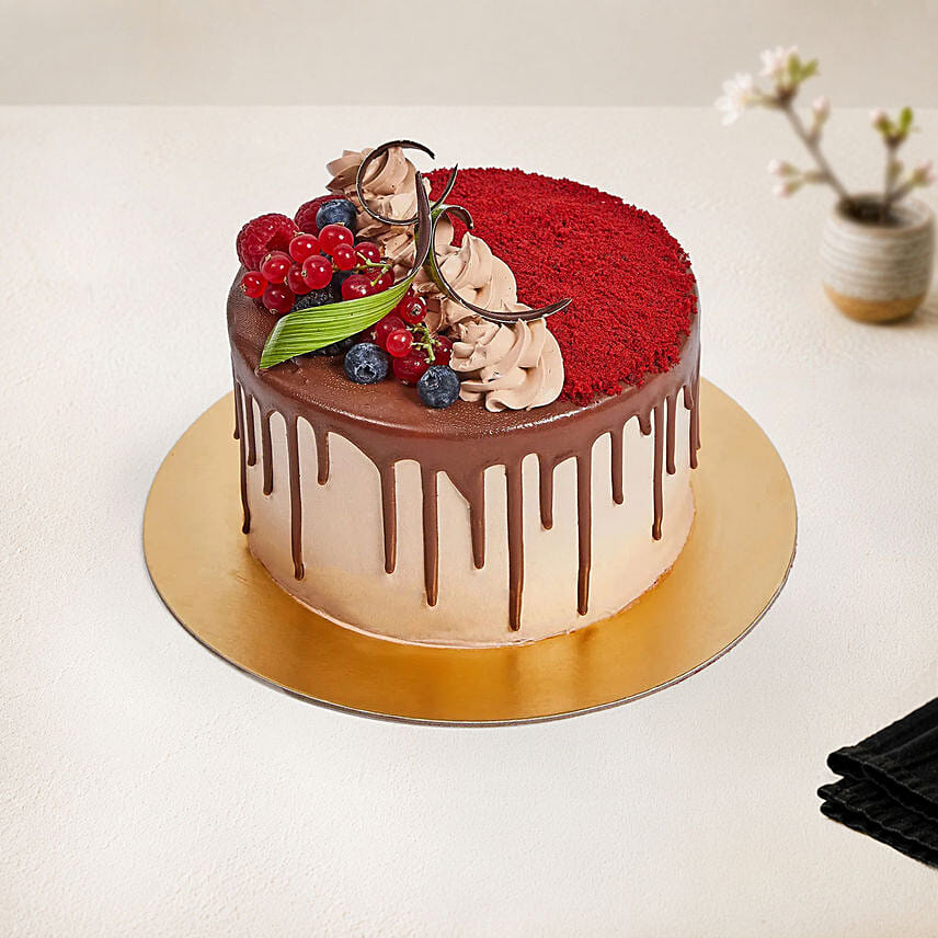 Chocolaty Red Velvet Eggless Cake:  Eggless Cake Delivery