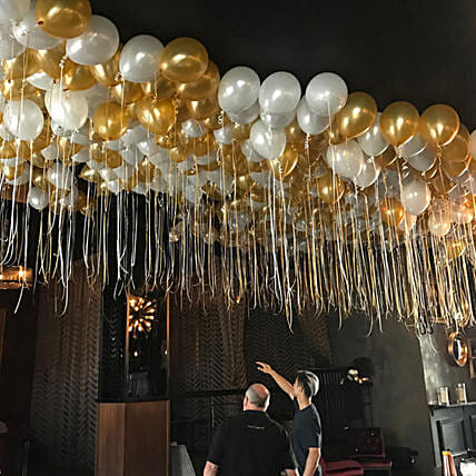 200 بالونة مطاطية بيضاء وذهبية معبأة بالهيليوم: بالونات حفلات