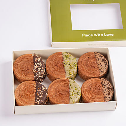 حلويات كرسبي رولز: 