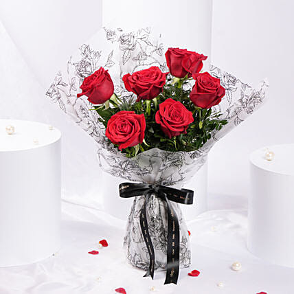 بوكيه عيد الحب | 6 ورود حمراء: باقات ورد يوم تيدي بير اونلاين 