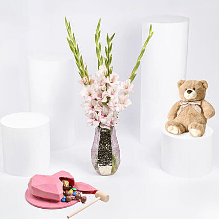 Celebration Combo Flower Teddy N Pinata Chocolate: هدايا ورد وتيدي بير عيد الزواج 