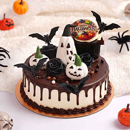 Dark Rose And Bats Drip Cake: Halloween Gifts
