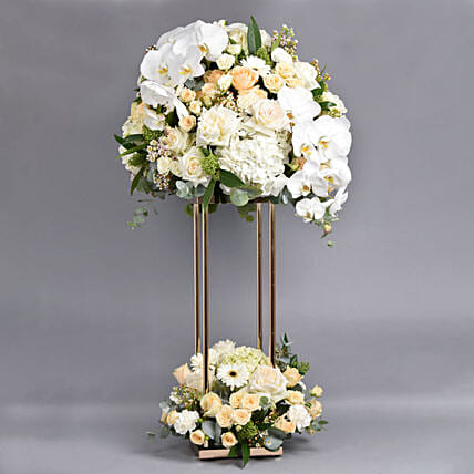 Floral Pulse: White Flower Bouquets