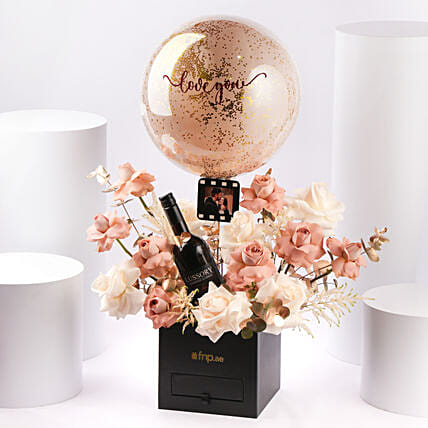 محبة ناعمة | هدايا ورد عيد الزواج: تنسيقات هدايا