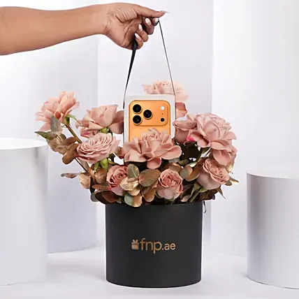 iPhone 17 Pro Max Surprise Gift Box With Flowers Middle East Version: Apple Gifts