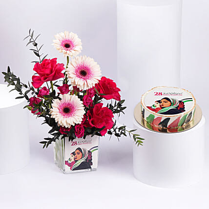 كومبو يوم المرأة الإماراتية | باقة ورد وكيكة: بكج هدايا شوكولاتة اونلاين