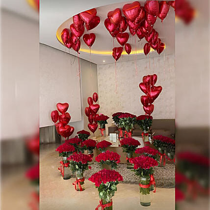 Room Full of Roses and Balloons: Birthday Party Supplies