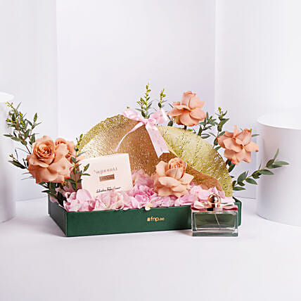 بوكس ورد وعطر سنيوريتا من سلفادور فيراغامو للنساء: 