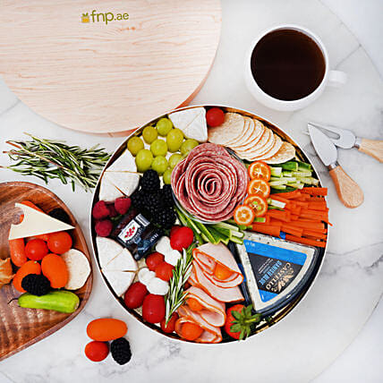 تشيز بورد فاخر مع تركي رومي وجبنة وخضار: هدايا وجبات خفيفة اونلاين 