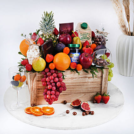The Healthy Choice Basket: Fresh Fruit Basket 