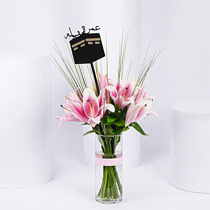 Umrah Mubaraka Lily Arrangement: Umrah Gifts