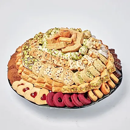 Wafi gourmet Assorted sweet basket: Snacks and Bakery Items