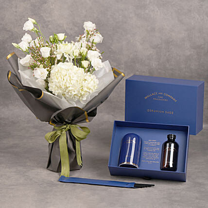 ورد وموزع أعواد بعطر الجيرانيوم والميرمية: هدايا عطور بالاس آند كومباني 