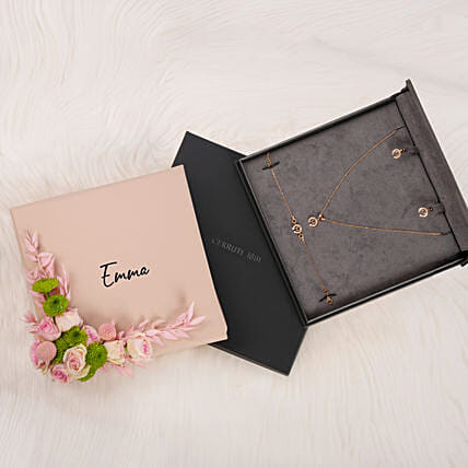 طقم أماليا الذهبي | مجوهرات شيروتي 1881 مع لمسة ورد: 