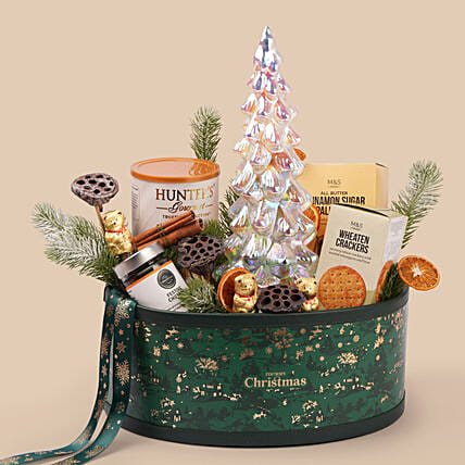 Emerald Glow Festive Hamper: هدايا رأس السنة